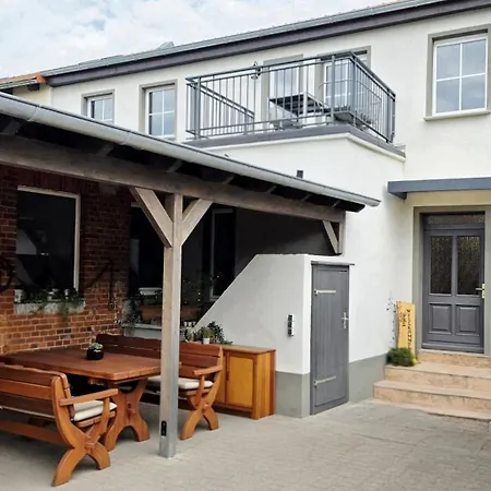 Ferien Im Gartenrausch - Goenn Dir Eine Auszeit Im Herzen Von Apartmán Wörlitz